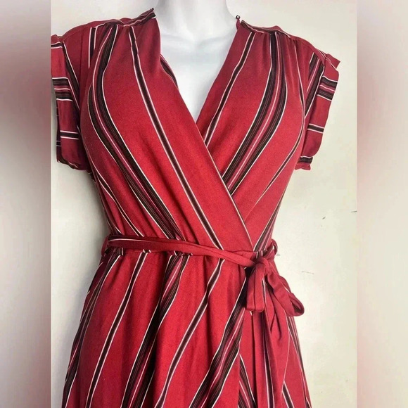 MONTEAU Trendy Plus Size Faux-Wrap Dress - Picture 2 of 5